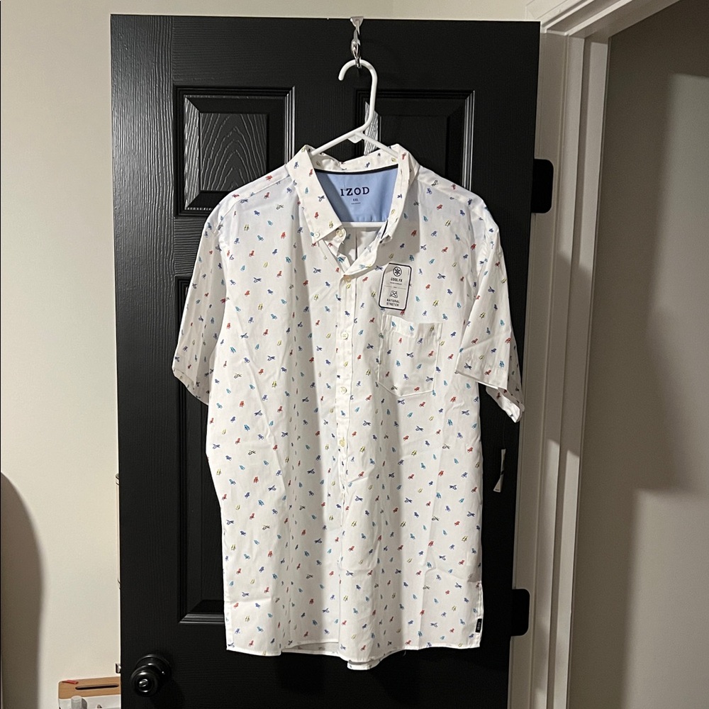 IZOD White Short Sleeve Shirt with Multicolor Print